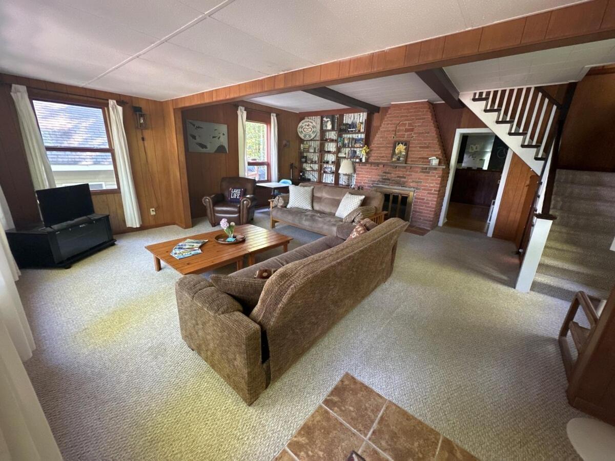 Emerald Cove Cottage-3 Bd, 2 Ba-Sleeps 10 Newaygo Exterior photo